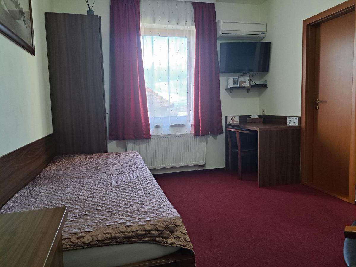 Penzion Kozak B&B Sebedrazie Ngoại thất bức ảnh